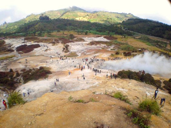 http://javatourasian.com/wp-content/uploads/2023/10/kawah-si-kidang-dieng-1.jpg